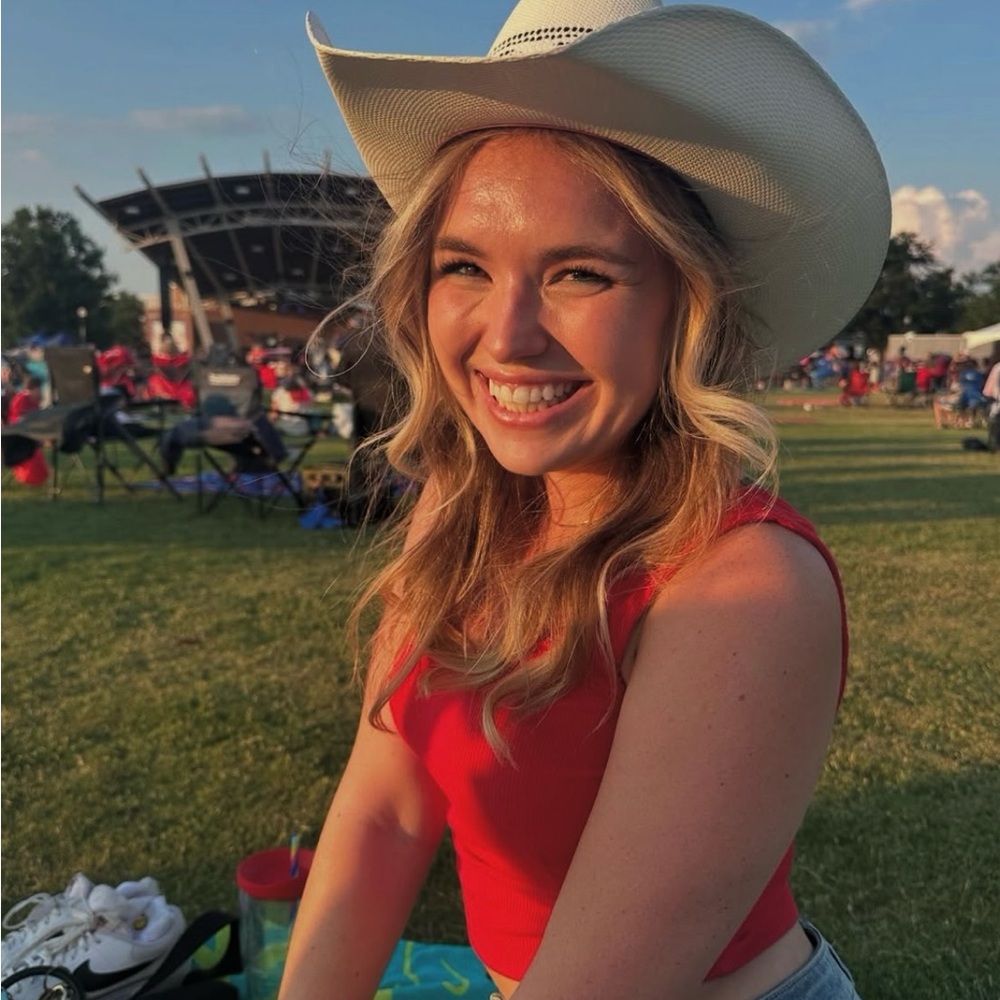 Meet your Posher, Camille